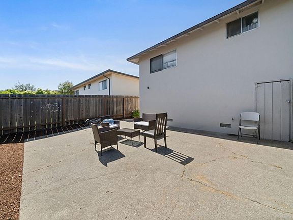 4th image of 801 Santa Lucia Ave