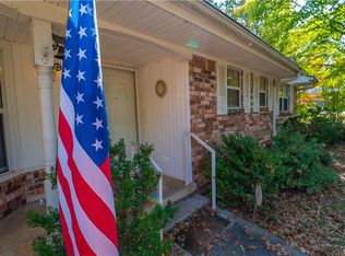 2880 N Centerwood Rd, Fayetteville, AR 72703