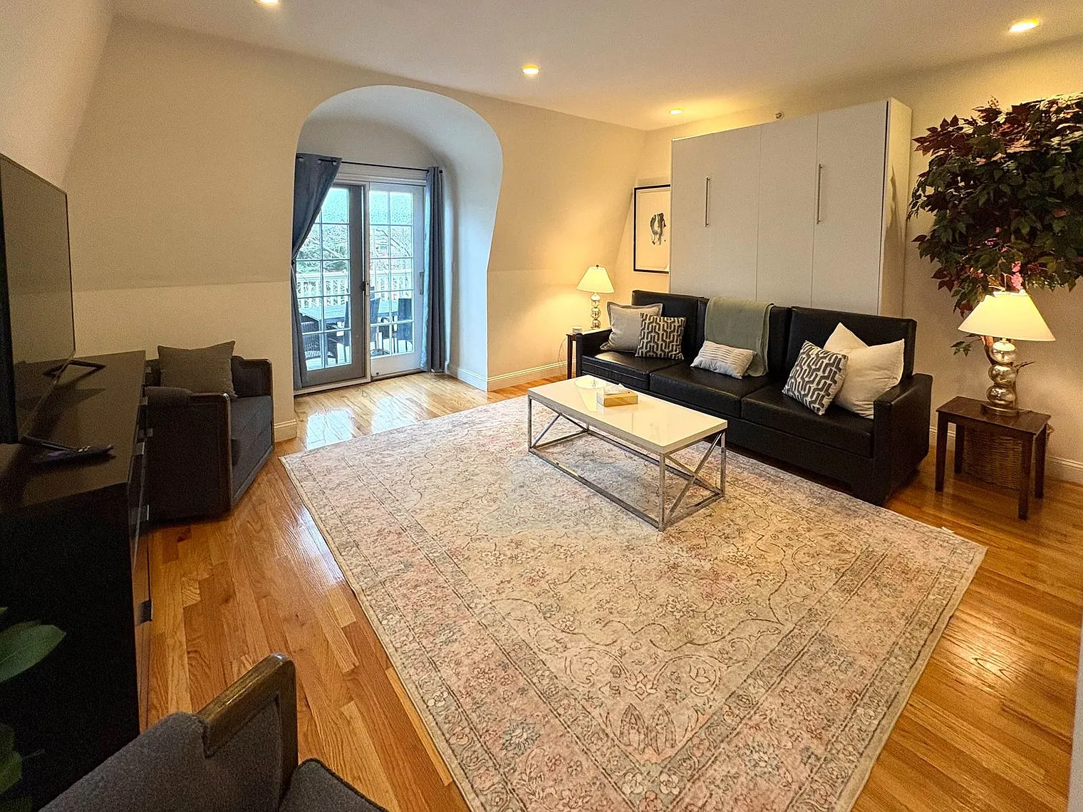 3 bed, 2.0 bath, 990 sqft, $11,923 — Photo 2