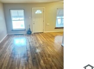 7033 Rohn Dr, Saint Louis, MO 63121