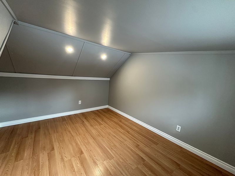 Winnipeg Apartment for rent - 2 Bedrooms — photo 17
