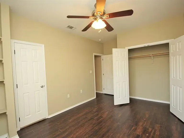 Stone Hill Apartments — Photo 7