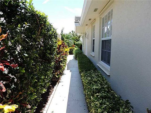 2nd image of 1721 SW Waterfall Blvd