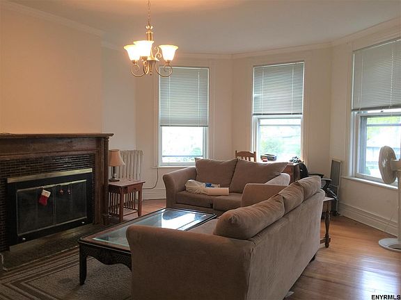 2nd image of 9 Woodlawn Ave #2F