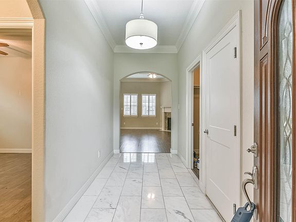 2nd image of 603 Rocky Hollow Ln