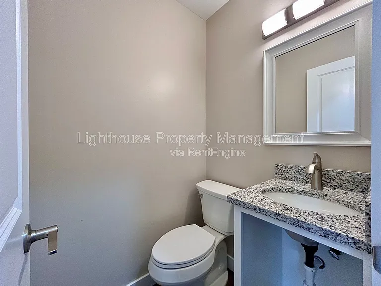 2875 Taft Ave SW #7 — Photo 8