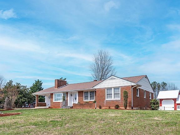 3rd image of 1128 Snead Cir