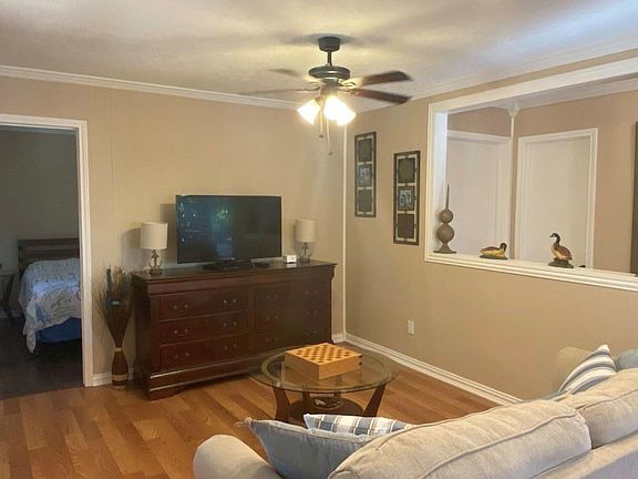 3rd image of 149 Skiers Cove Ln