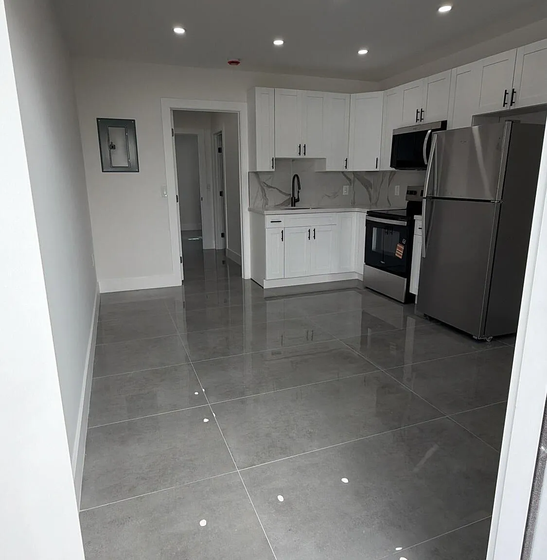 1 bed, 1.0 bath, 8746 sqft, $2,150 — Photo 2