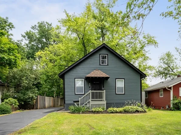 526 S Calumet Ave, Aurora, IL 60506