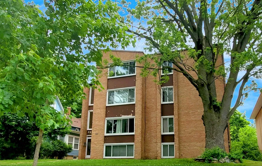 2 bed, 767 sqft, $2,420 — Photo 1