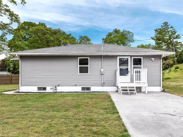 35 Carnation Dr, Collinsville, IL 62234