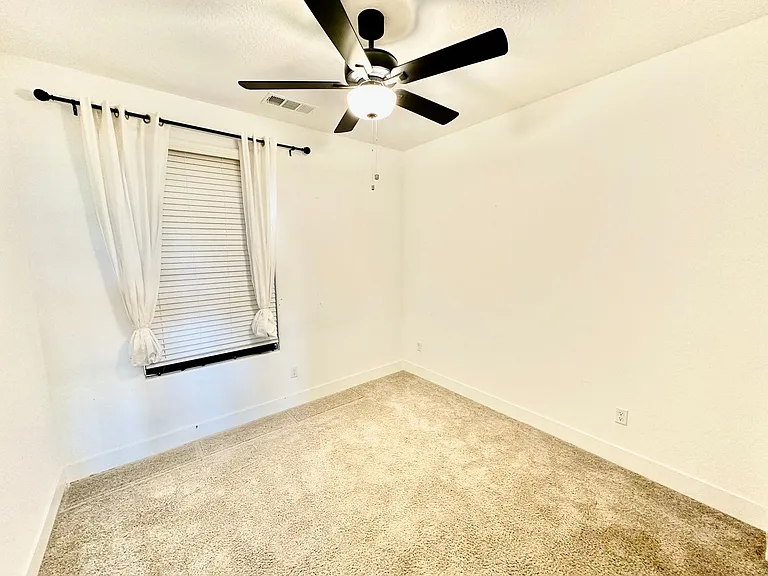 580 N Adler Ln — Photo 16