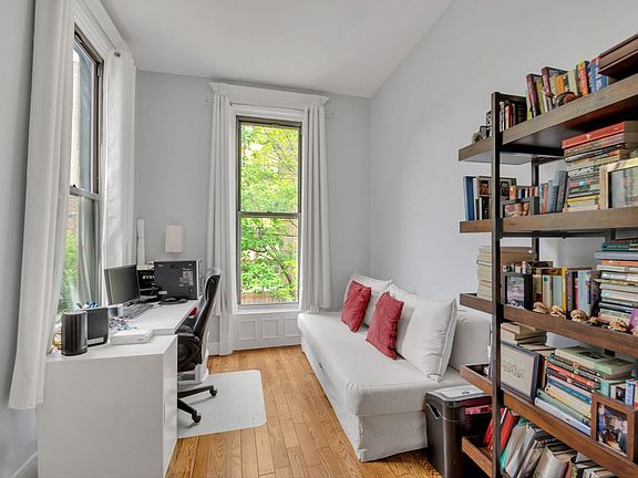 3rd image of 221 Jefferson Ave #1