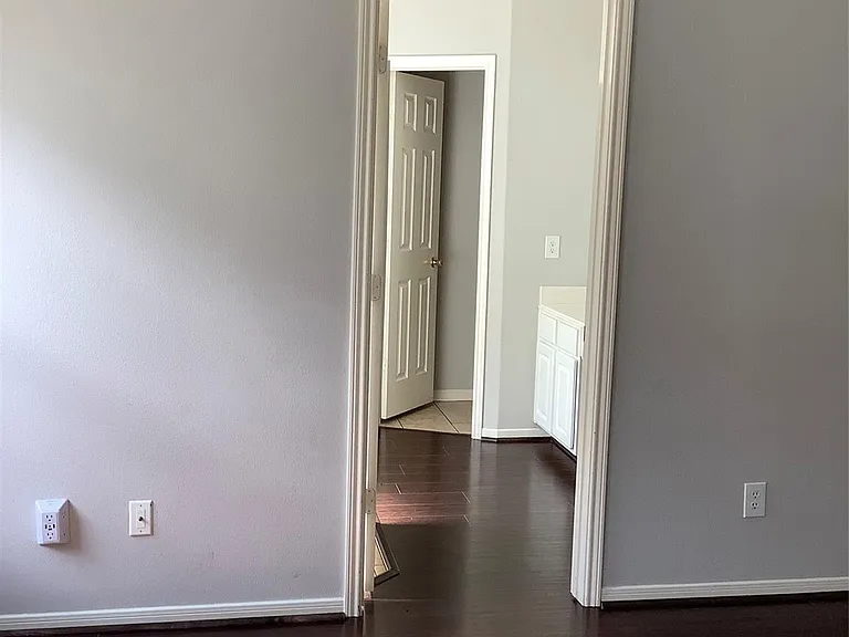 18215 Major Glen Cir — Photo 27