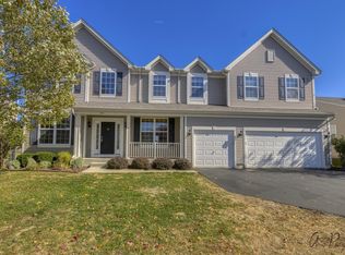 581 N Silver Leaf Ln, Round Lake, IL 60073