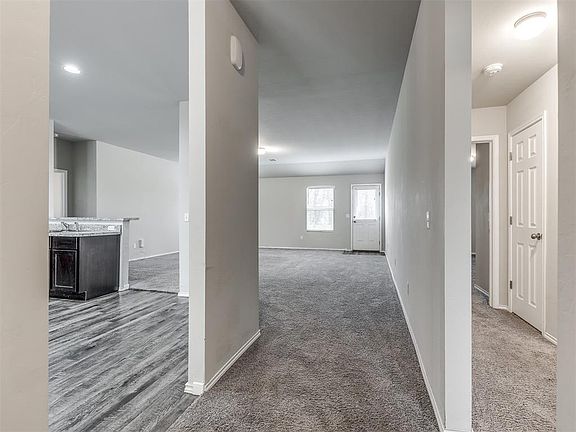 4th image of 1825 W Antler Way