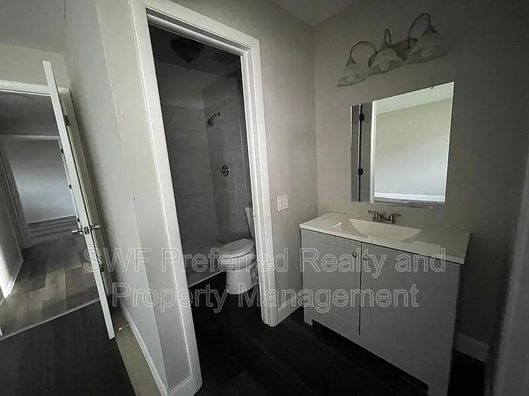 1418 SE 8th Ter #1 — Photo 11