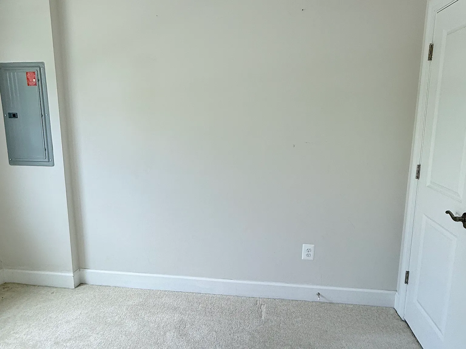 4 bed, 2056 sqft, $3,600 — Photo 2