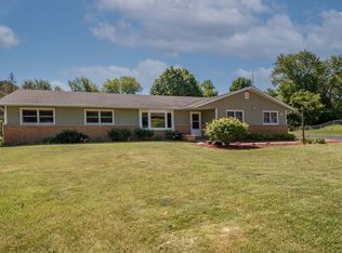 W164N5080 Lone Oak Ln, Menomonee Falls, WI 53051