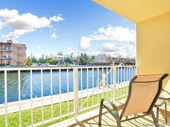4th image of 3944 NE 167th St APT 107