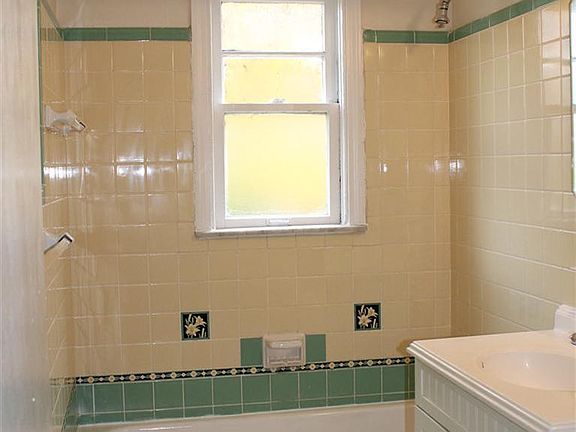 5th image of 2905 Grand Avenue #4