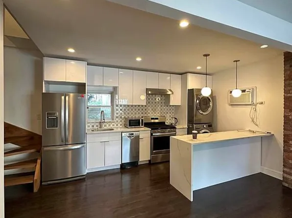 396 Bond Street image 2 of 14