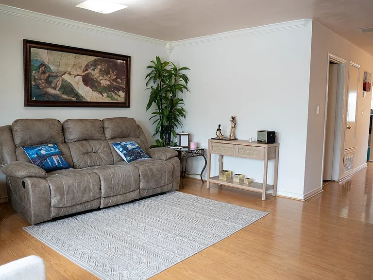 101 W Del Mar Blvd #9D — Photo 7