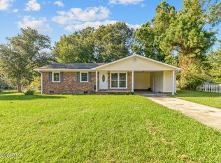 11 Victoria Rd, Jacksonville, NC 28546