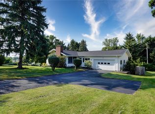 49 Gary Dr, Brockport, NY 14420