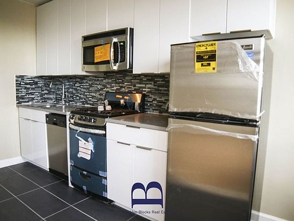 3rd image of 65 E 19th St APT 9D