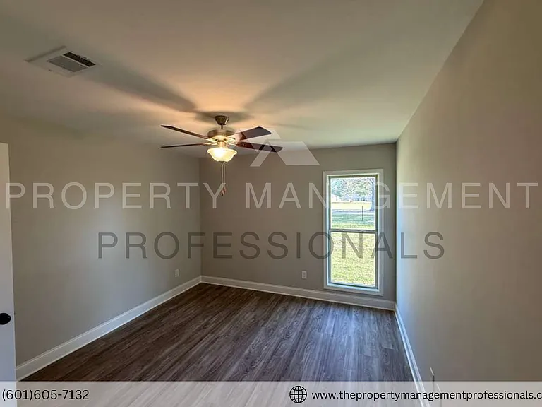 563 Patrick Farms Dr — Photo 35
