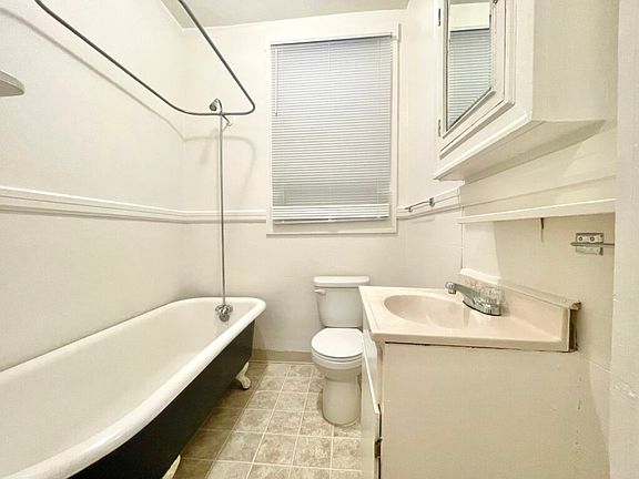 3rd image of 1270 Pine St APT 26