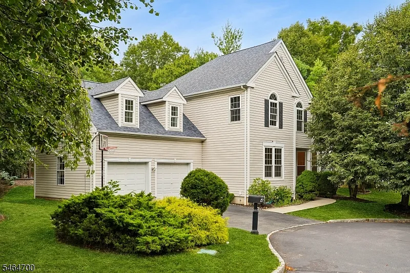 4 bed, 3.5 bath, $5,500 — Photo 2