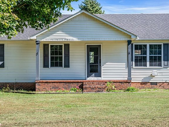 5th image of 145 Hawkins Dr