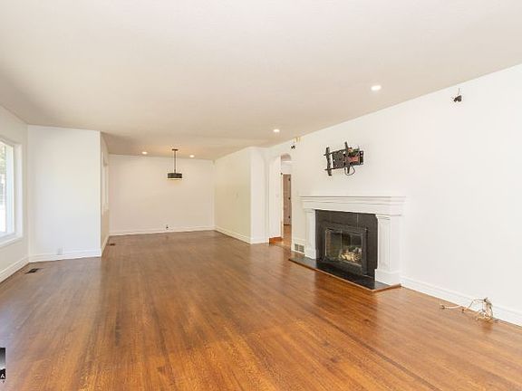 2nd image of 768 Westcot Pl
