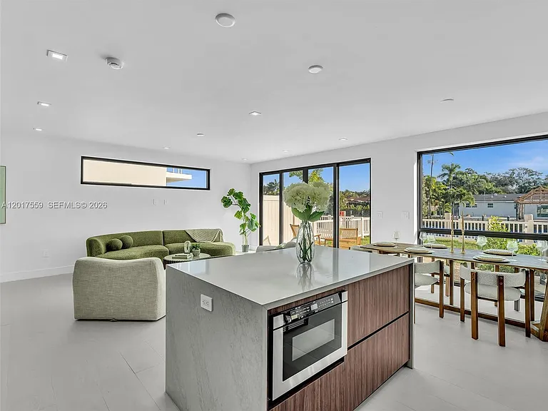4640 SW 32nd Ave #D1 — Photo 18