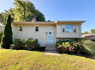 94 Conanicus Rd, Narragansett, RI 02882