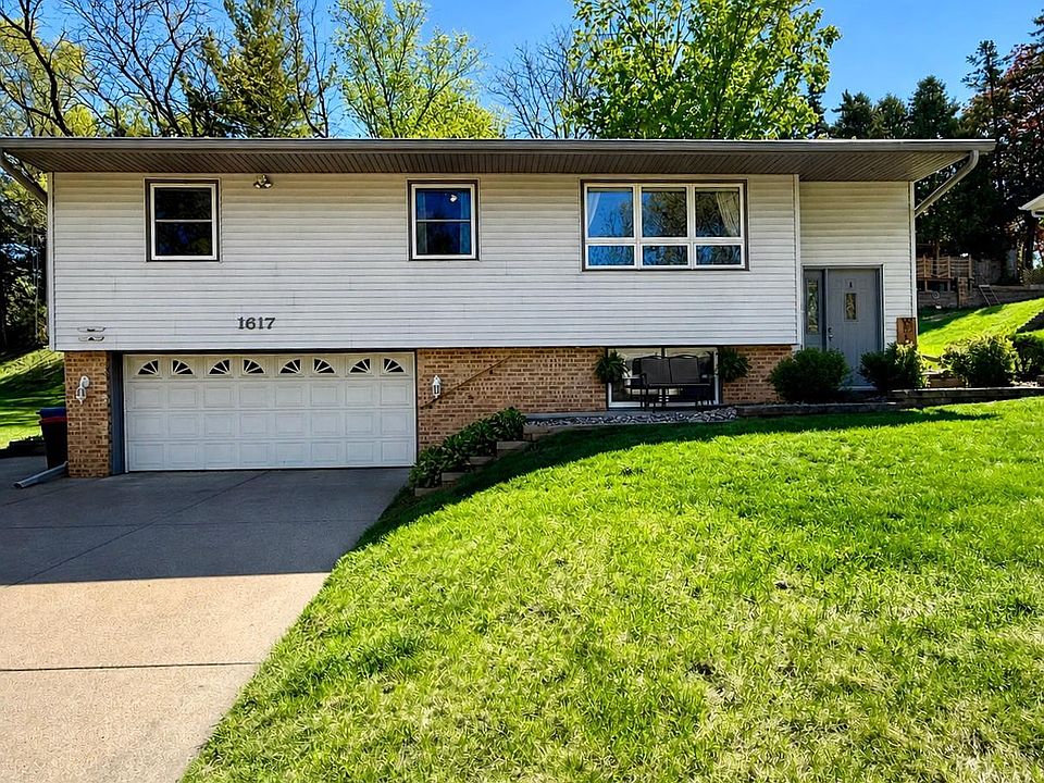 1st image of 1617 Woodland Dr