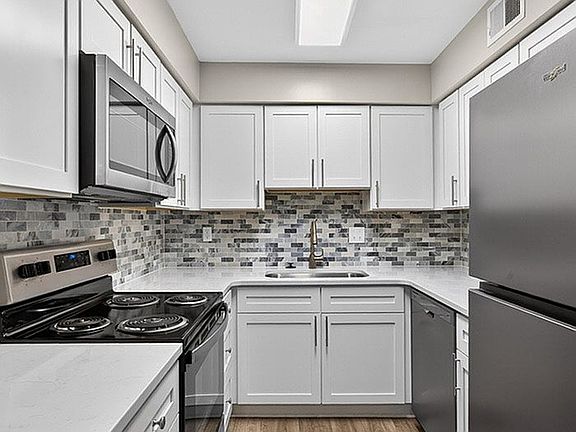 4th image of 5300 Indiana Ave APT M