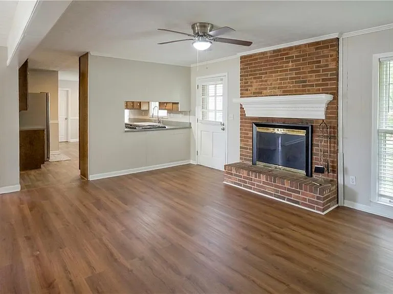 1802 Driftwood Pl — Photo 5