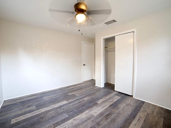5th image of 113 Astor St