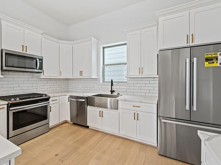 1108 Brooks St — Photo 11