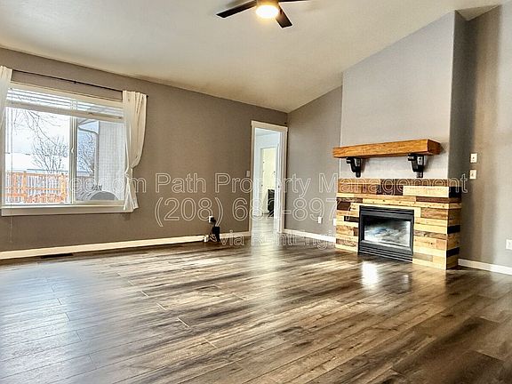 5th image of 1382 W Tanager Ave