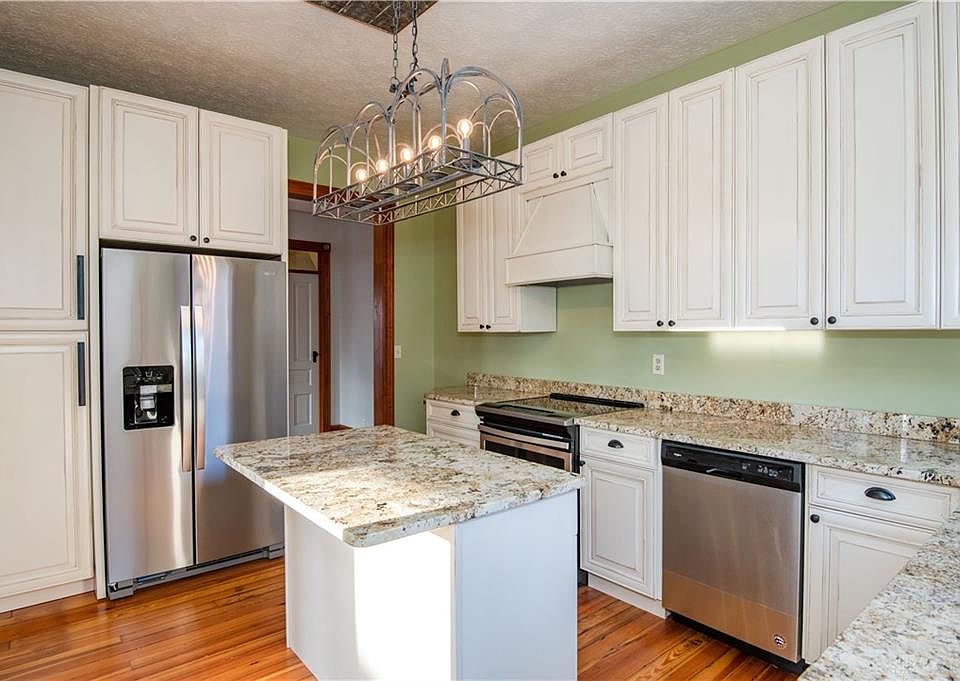 1st image of 92 Linden Ave