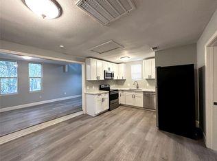 4318 1st St #B, Bacliff, TX 77518