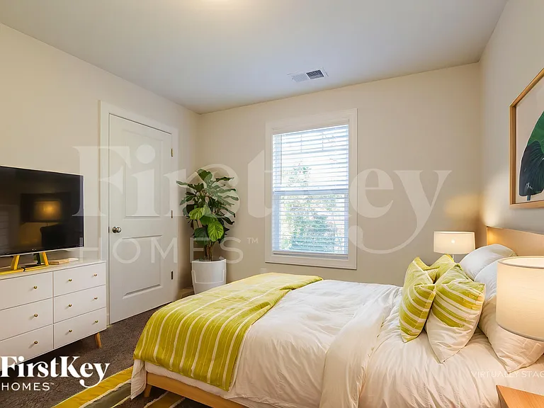6631 Rockwell Blvd W — Photo 15