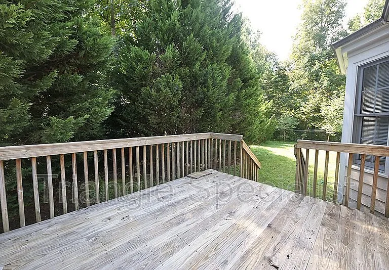 6004 Sweden Dr — Photo 10