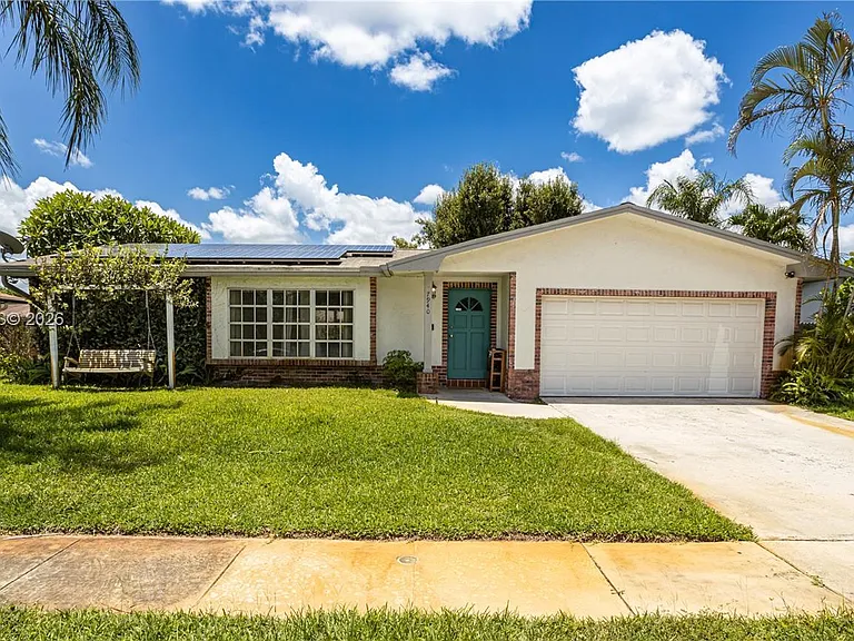 7940 NW 9th St — Photo 1