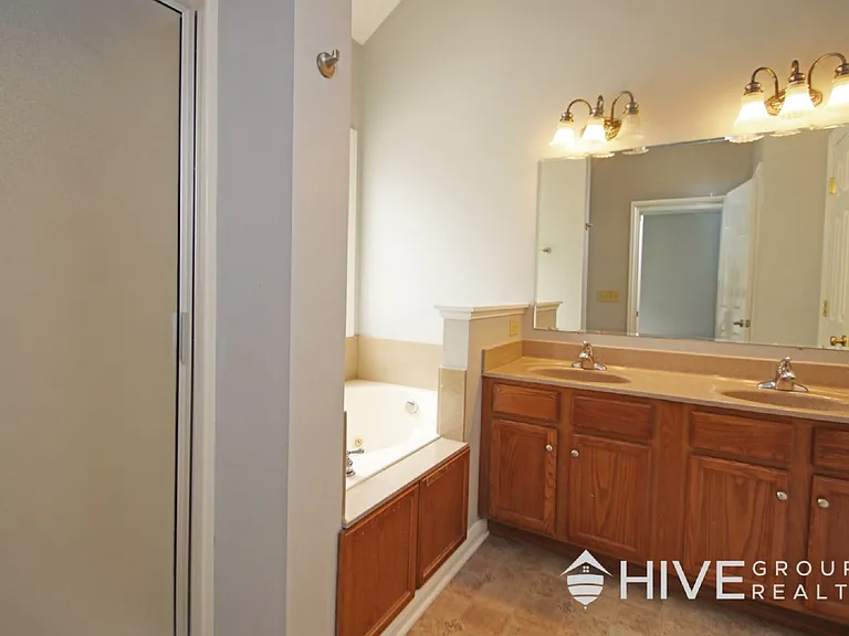 155 Chelsea Cir — Photo 14